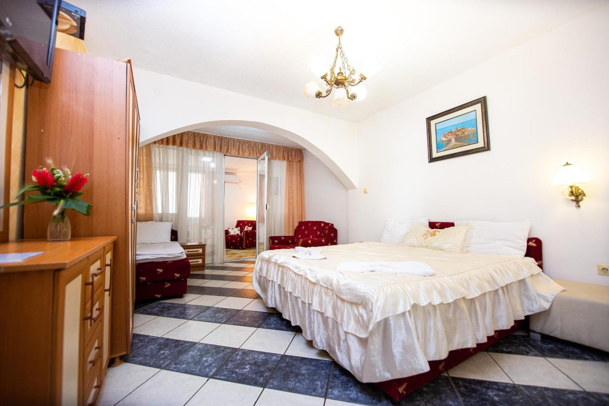 Saki Apartments بودفا الغرفة الصورة